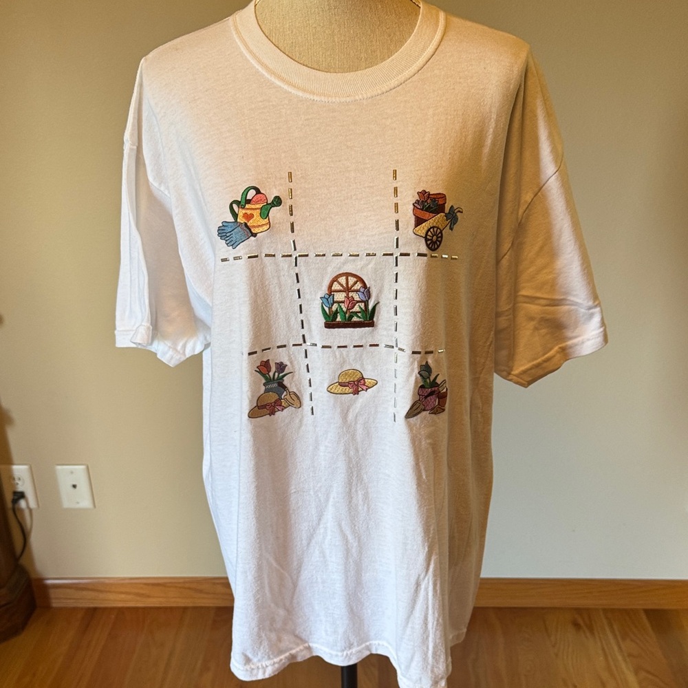 White Graphic Short Sleeve Tee
